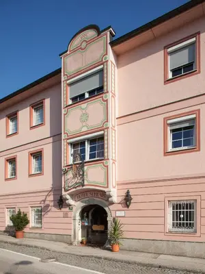 Das Gebäude in dem sich das Hotel befindet