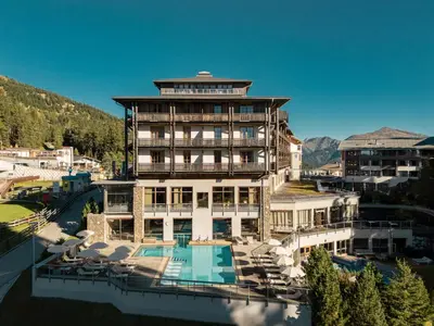 Ein allgemeiner Bergblick oder ein Berglick von des Hotels aus