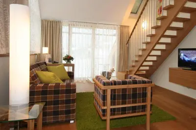 Ein Sitzbereich in der Unterkunft Hotel Hollweger