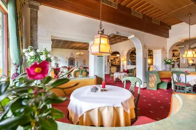 Ein Restaurant oder anderes Speiselokal in der Unterkunft Hotel & Restaurant Wastlwirt