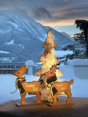 Ein allgemeiner Bergblick oder ein Berglick von des Hotels aus