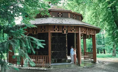 Ein Garten an der Unterkunft EurothermenResort Bad Hall - Hotel Miraverde