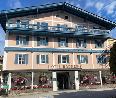 Das Gebäude in dem sich das Hotel befindet