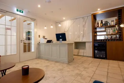 Lounge oder Bar in der Unterkunft Hotel Radetzky