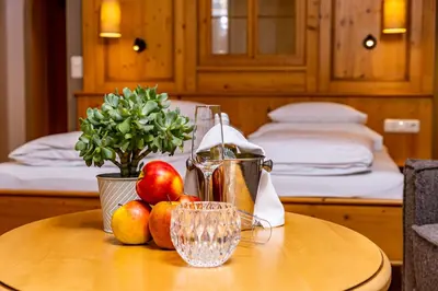 Ein Bett oder Betten in einem Zimmer der Unterkunft Hotel Fischerwirt Natur WaldSPA