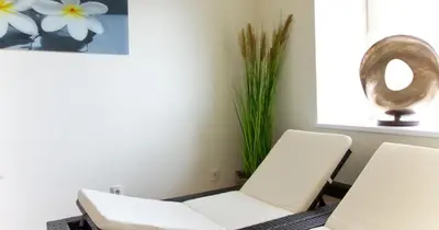Ein Sitzbereich in der Unterkunft Hotel Weisser Hirsch