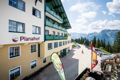 Ein allgemeiner Bergblick oder ein Berglick von des Hotels aus