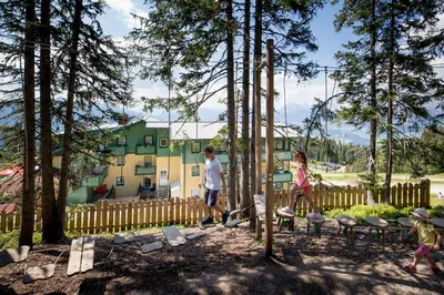 Ein Garten an der Unterkunft Hotel-Restaurant Planaihof