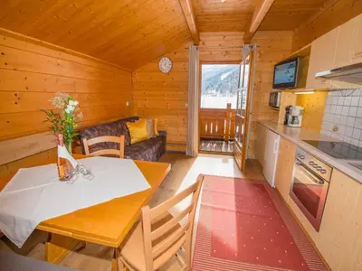 Küche/Küchenzeile in der Unterkunft Cozy holiday apartment close to the slopes