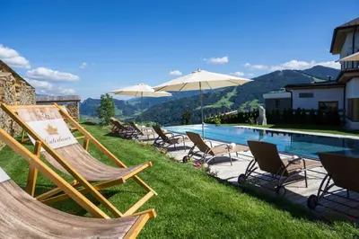 Der Swimmingpool an oder in der Nähe von Hotel Winterbauer