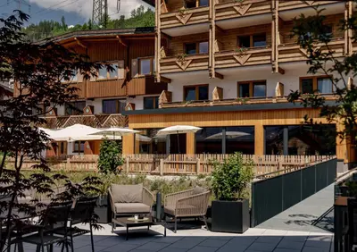 Ein Balkon oder eine Terrasse in der Unterkunft Ferienalm Panorama Hotel