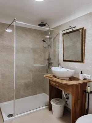 Ein Badezimmer in der Unterkunft Traunsee Design Apartment for 2 People