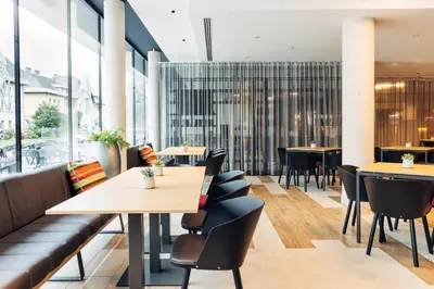 Ein Sitzbereich in der Unterkunft harry's home Bischofshofen hotel & apartments