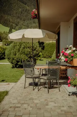 Ein Garten an der Unterkunft Alpin Apartement G'ret