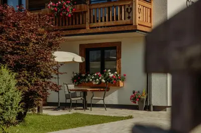 Ein Garten an der Unterkunft Alpin Apartement G'ret