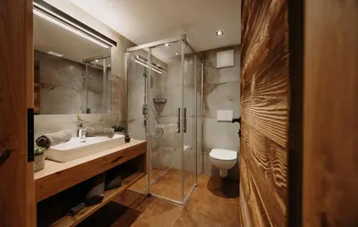 Ein Badezimmer in der Unterkunft Alpin Apartement G'ret
