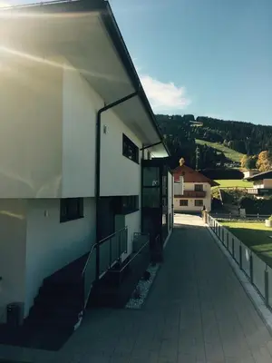 Ein allgemeiner Bergblick oder ein Berglick von der Ferienwohnung aus