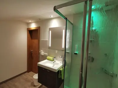 Ein Badezimmer in der Unterkunft Hotelpension Oberauer Wagrain