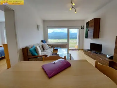 Ein allgemeiner Bergblick oder ein Berglick von der Ferienwohnung aus