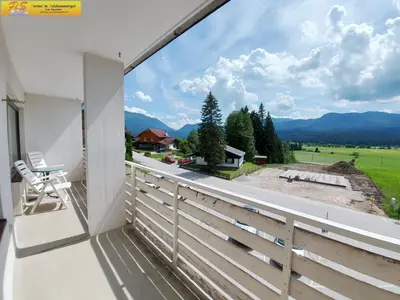 Ein allgemeiner Bergblick oder ein Berglick von der Ferienwohnung aus