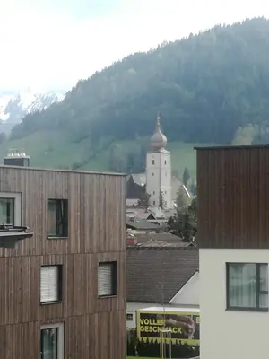 Ein allgemeiner Bergblick oder ein Berglick von der Ferienwohnung aus