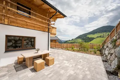 Ein allgemeiner Bergblick oder ein Berglick von des Chalets aus