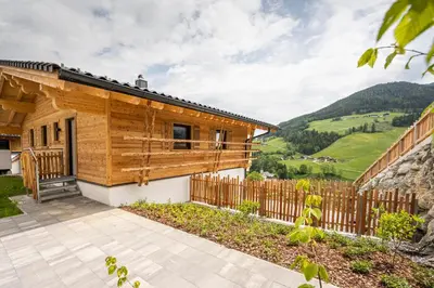 Ein allgemeiner Bergblick oder ein Berglick von des Chalets aus