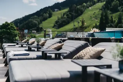 Ein allgemeiner Bergblick oder ein Berglick von des Hotels aus