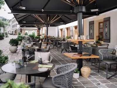 Ein Restaurant oder anderes Speiselokal in der Unterkunft JOHANN Schladming