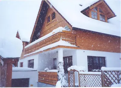 Appartementhaus Erasim im Winter
