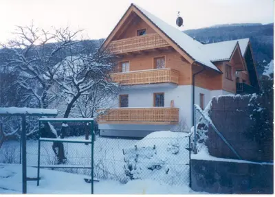 Appartementhaus Erasim im Winter