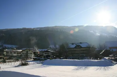 Ein allgemeiner Bergblick oder ein Berglick von der Ferienwohnung aus