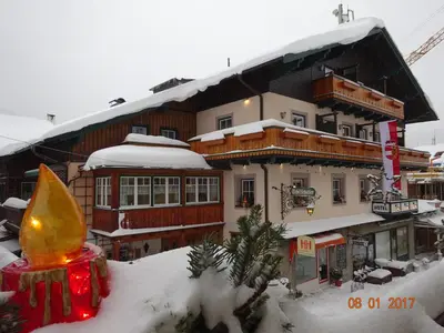 Das Gebäude in dem sich das Hotel befindet