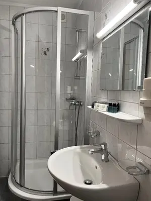 Ein Badezimmer in der Unterkunft The Steakhouse - Guest Rooms