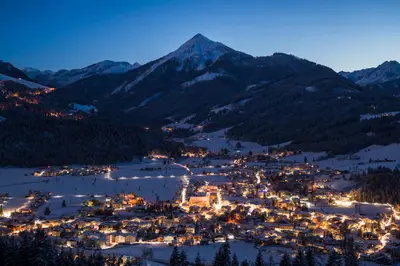 Ein allgemeiner Bergblick oder ein Berglick von der Ferienwohnung aus