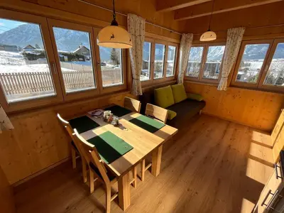 Ein Sitzbereich in der Unterkunft Ferienwohnungen Kalss nahe Altaussee