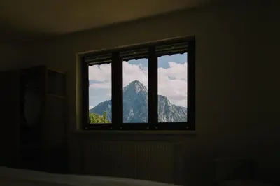 Ein allgemeiner Bergblick oder ein Berglick von der Ferienwohnung aus