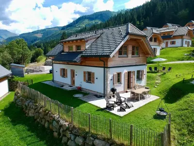 Ein allgemeiner Bergblick oder ein Berglick von des Chalets aus