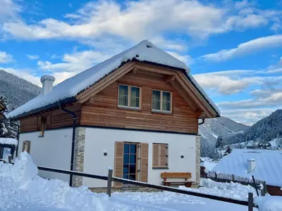 Ein allgemeiner Bergblick oder ein Berglick von des Chalets aus