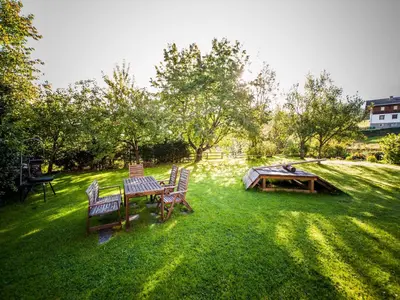Ein Garten an der Unterkunft Pistenblick Forstau