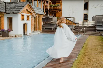 Der Swimmingpool an oder in der Nähe von Natur- und Wellnesshotel Höflehner