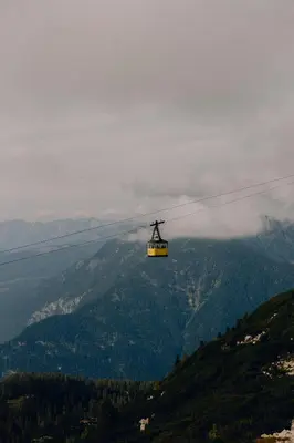 Ein allgemeiner Bergblick oder ein Berglick von des Hotels aus