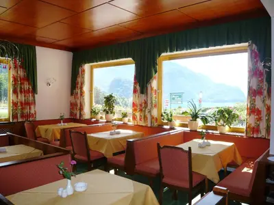 Ein Restaurant oder anderes Speiselokal in der Unterkunft Frühstückspension Seeblick