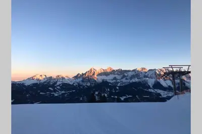 Ein allgemeiner Bergblick oder ein Berglick von der Ferienwohnung aus
