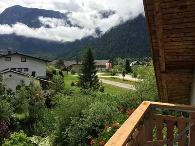 Ein allgemeiner Bergblick oder ein Berglick von des Hotels aus