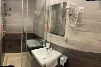 Ein Badezimmer in der Unterkunft Murzeit Apartman