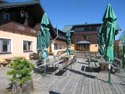 Das Gebäude in dem sich das Hotel befindet