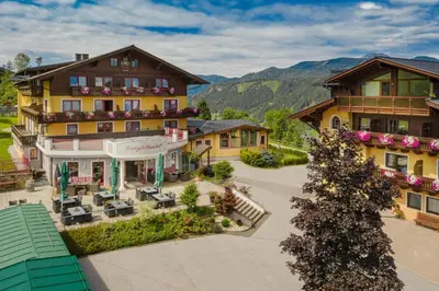 Ein allgemeiner Bergblick oder ein Berglick von des Hotels aus