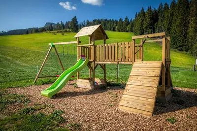 Ein Kinderspielbereich in der Unterkunft Bio-Bauernhof Hirschleiten