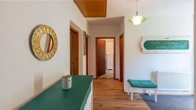 Ein Sitzbereich in der Unterkunft Ferienwohnung Sonnenkind Altaussee Ruhige Auszeit in Seenähe